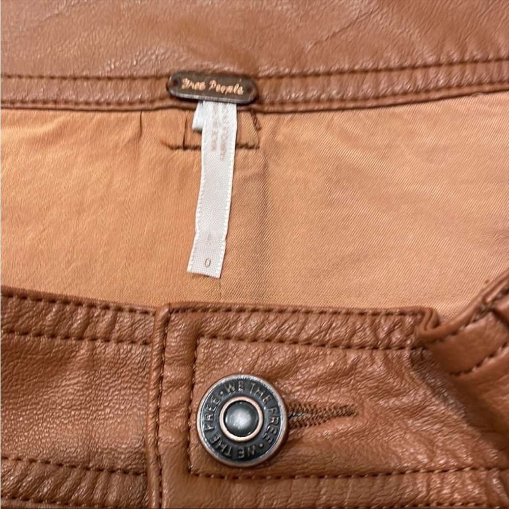Fits like size 2 Free People Vegan Leather shorts - brown high waisted - Picture 4 of 4